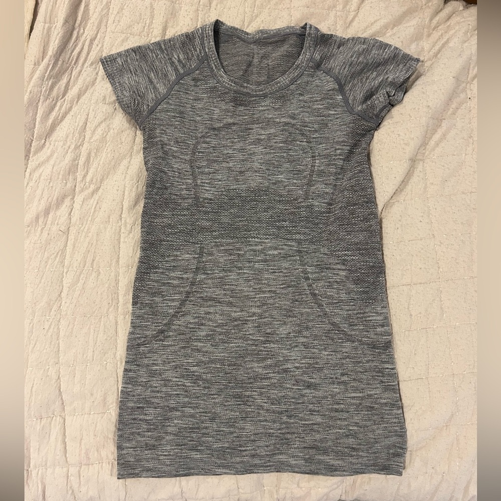 Lululemon Athletica Gray Fitted Cap Sleeve T-Shirt